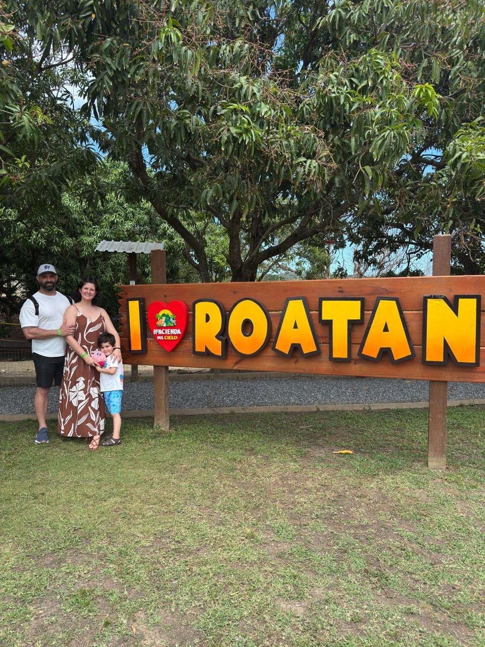 Hacienda El Cielo+iguana Park Roatán|Nature,Wildlife&Island Experience
